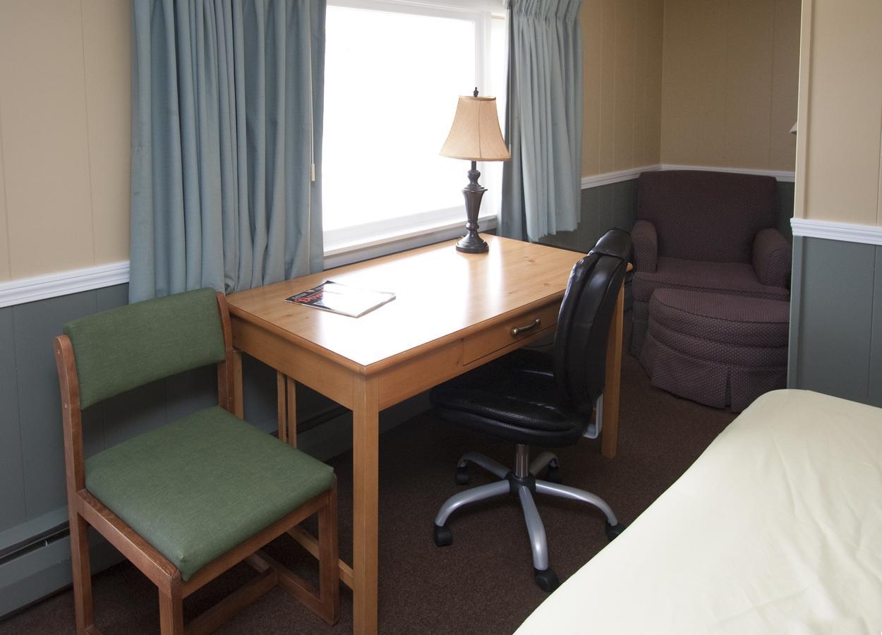 The Bluebird Motel Maine Machias Экстерьер фото